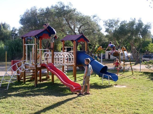 Happy Camp Mobile Homes In Karda Camping 4*